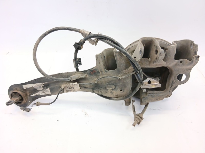 Recambio de mangueta trasera izquierda para ford focus iii sedán 1.6 tdci referencia OEM IAM BV612210L  