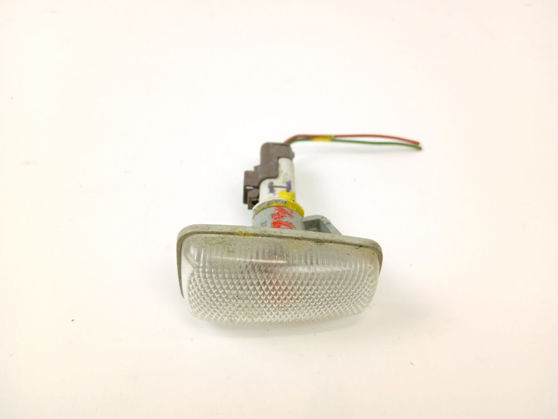 Recambio de piloto lateral izquierdo para citroën jumpy 2.0 hdi referencia OEM IAM   