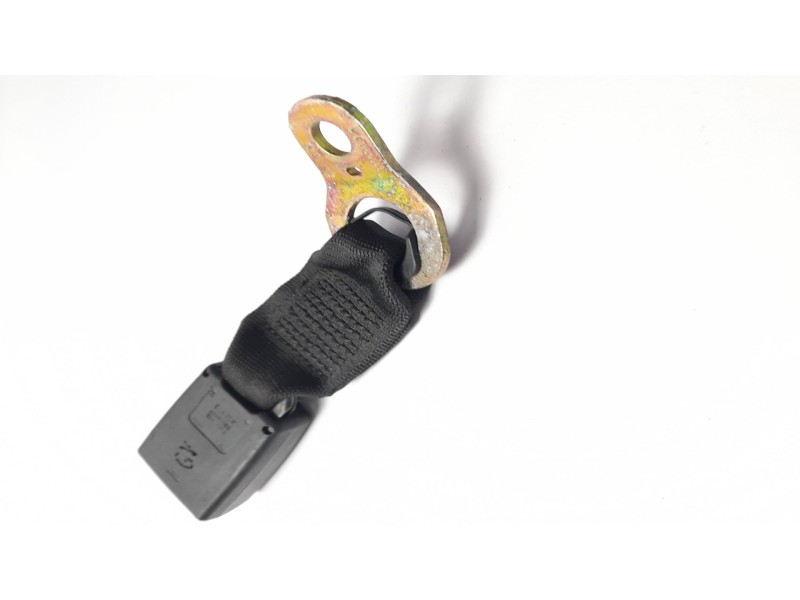 Recambio de enganche cinturon seguridad trasero izquierdo para bmw serie 3 touring (e46) 320d referencia OEM IAM 7000403 3300964