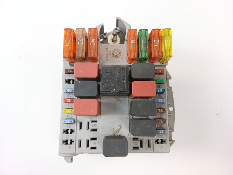 Recambio de caja reles / fusibles para fiat doblo (119) 1.9 jtd cat referencia OEM IAM 51763772  