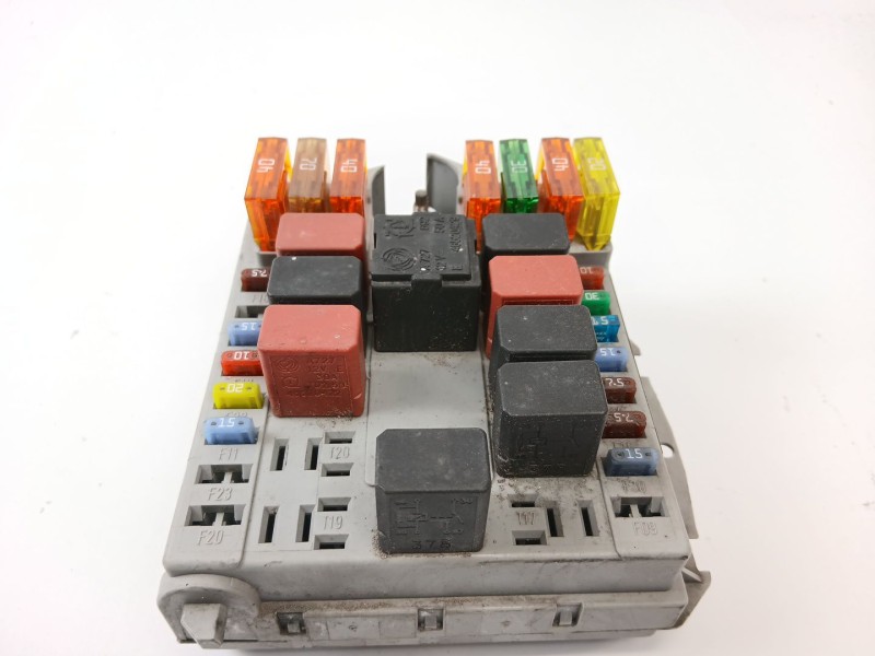 Recambio de caja reles / fusibles para fiat doblo (119) 1.9 jtd cat referencia OEM IAM 51763772  