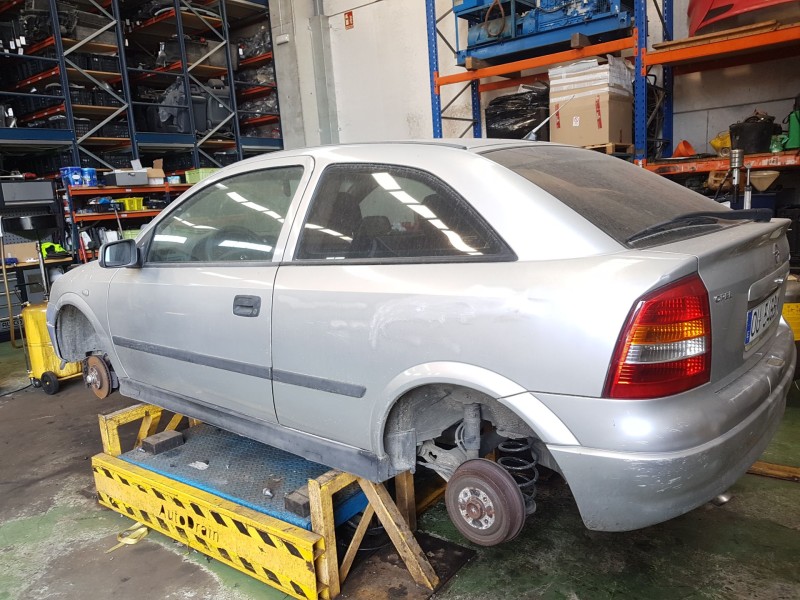 opel astra g hatchback (t98) del año 2000