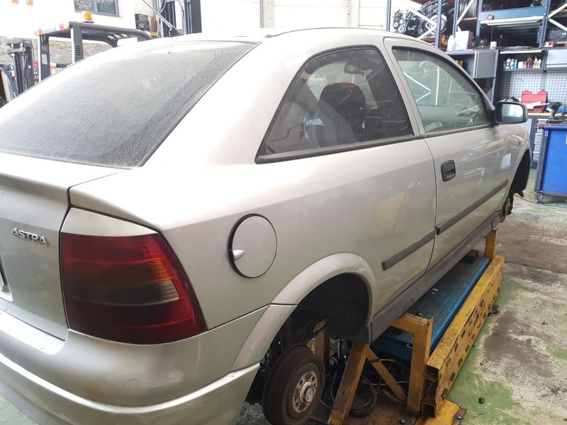 opel astra g hatchback (t98) del año 2000