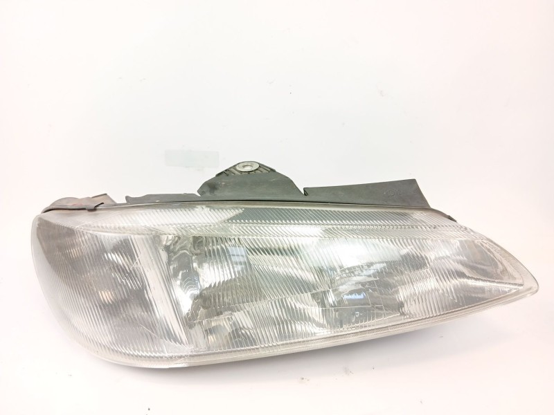 Recambio de faro derecho para peugeot 406 (8b) 1.9 td referencia OEM IAM 0301037022  