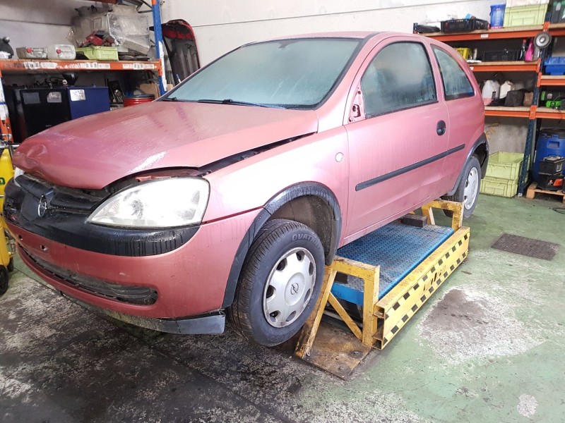 opel corsa c del año 2000