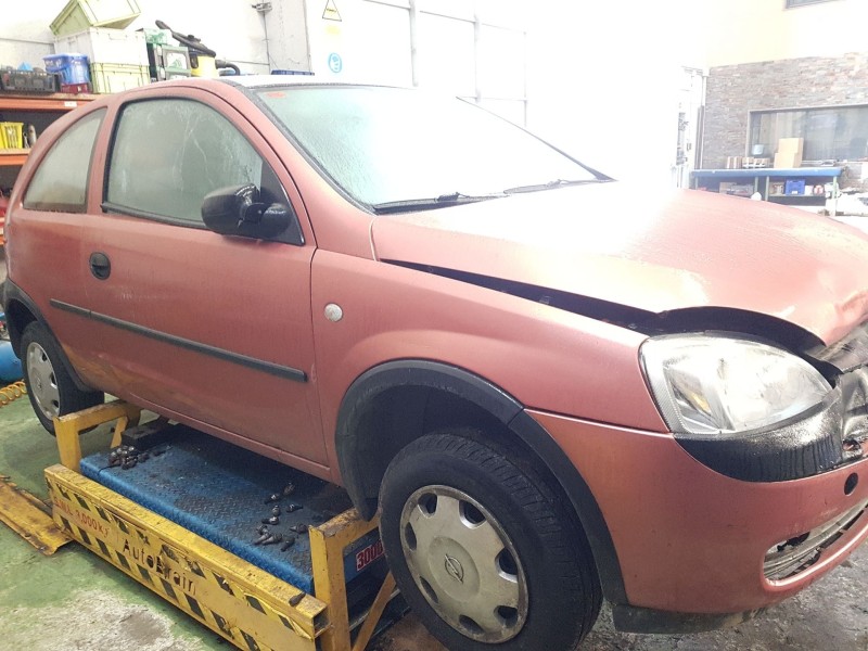 opel corsa c del año 2000