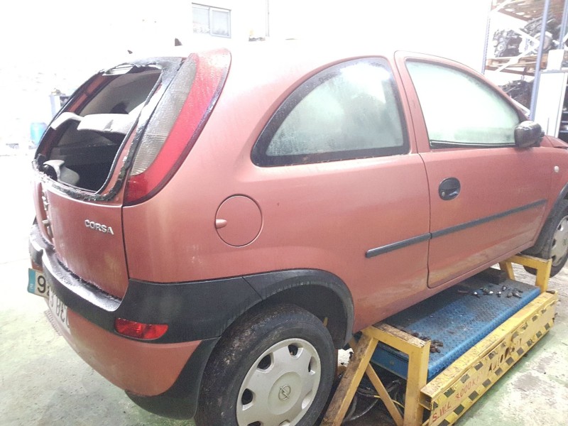 opel corsa c del año 2000