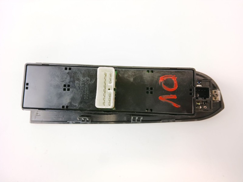 Recambio de mando elevalunas delantero izquierdo para hyundai trajet (fo) 2.0 16v cat referencia OEM IAM 620W03030  