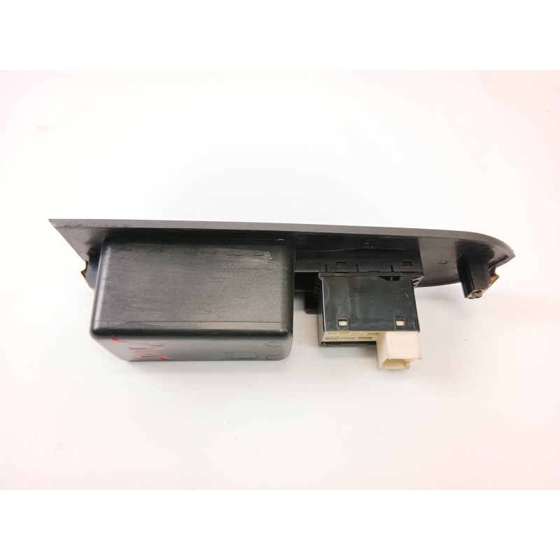 Recambio de mando elevalunas delantero derecho para hyundai trajet (fo) 2.0 16v cat referencia OEM IAM 93575-3A000  
