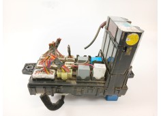 Recambio de caja reles / fusibles para hyundai trajet (fo) 2.0 16v cat referencia OEM IAM OKA-500R  