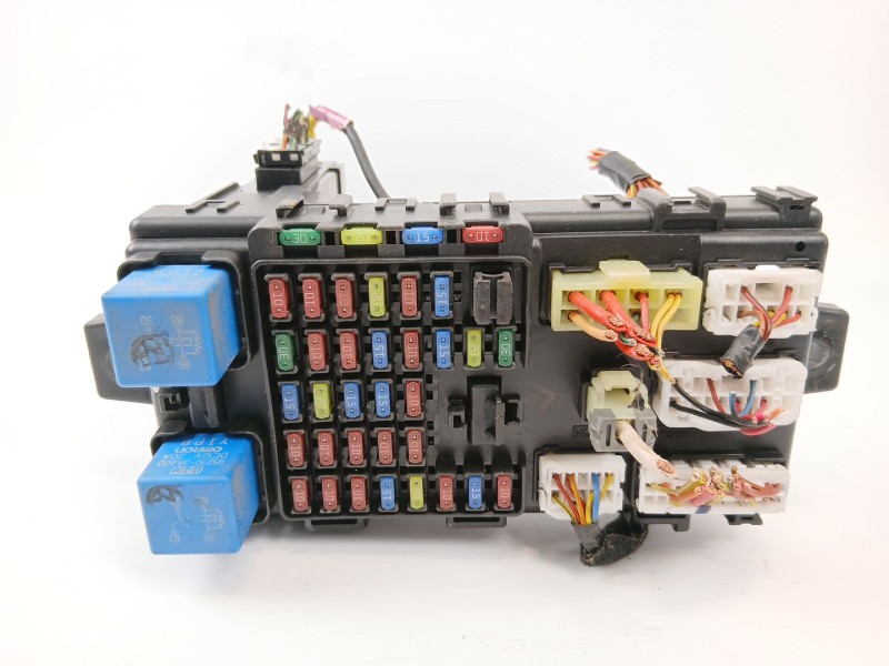 Recambio de caja reles / fusibles para hyundai trajet (fo) 2.0 16v cat referencia OEM IAM OKA-500R  
