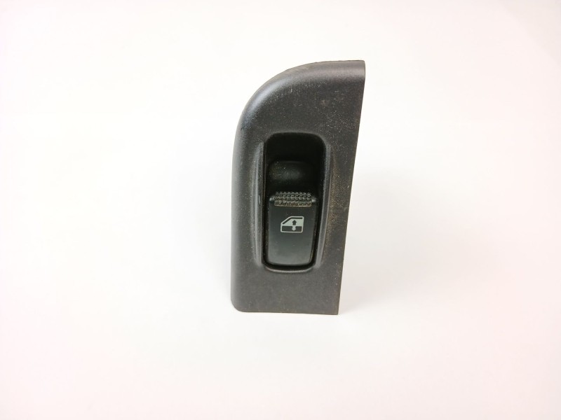 Recambio de mando elevalunas trasero derecho para hyundai trajet (fo) 2.0 16v cat referencia OEM IAM 621W10100  