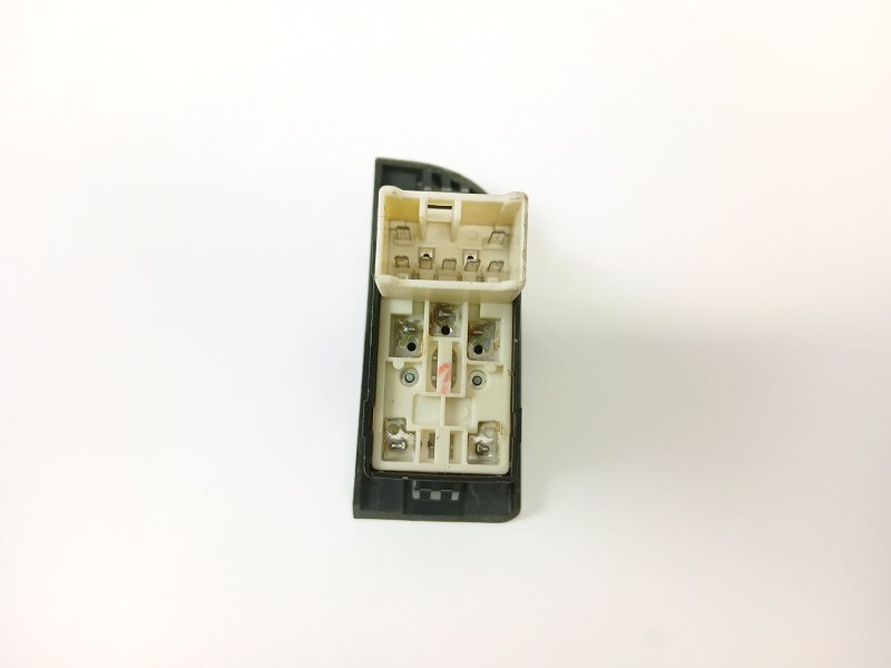 Recambio de mando elevalunas trasero derecho para hyundai trajet (fo) 2.0 16v cat referencia OEM IAM 621W10100  