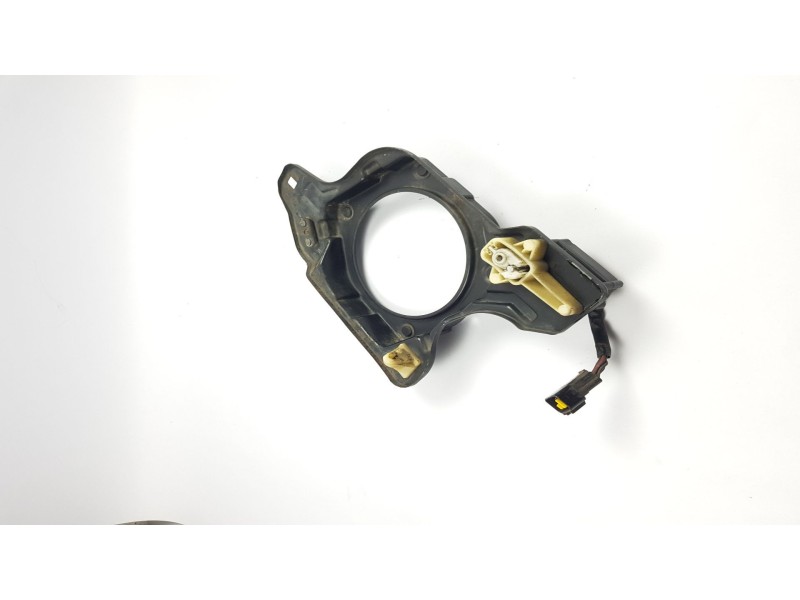 Recambio de soporte faro izquierdo para isuzu trooper (ubs) 2.8 td (ubs55) referencia OEM IAM IKI1239  