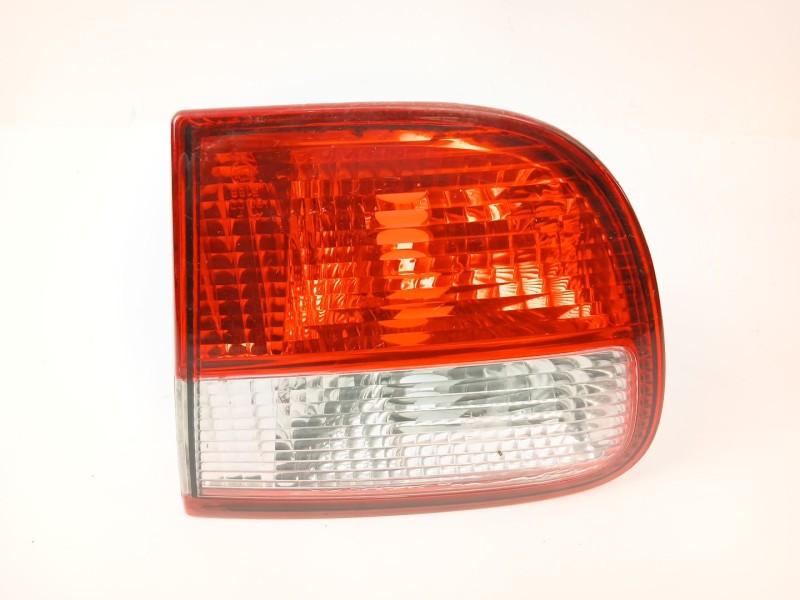 Recambio de piloto trasero derecho interior para seat leon (1m1) 1.6 16v referencia OEM IAM 1M6945092  