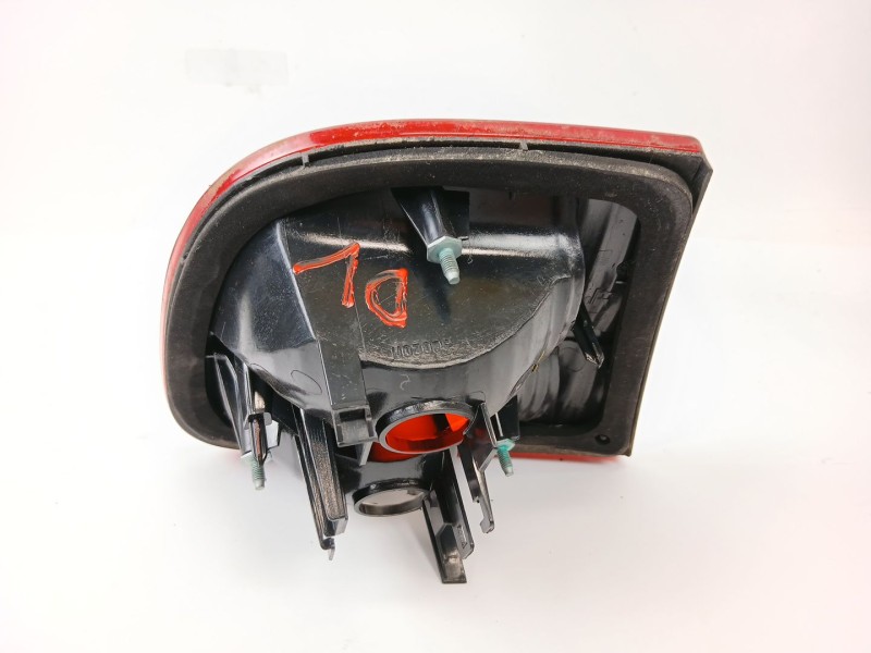 Recambio de piloto trasero derecho interior para seat leon (1m1) 1.6 16v referencia OEM IAM 1M6945092  