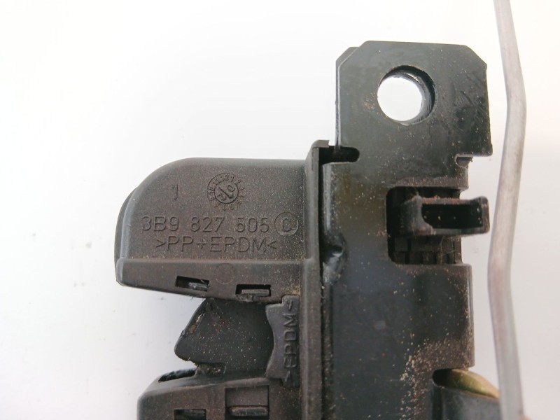 Recambio de cerradura maletero / porton para seat leon (1m1) 1.6 16v referencia OEM IAM 3B9827505  