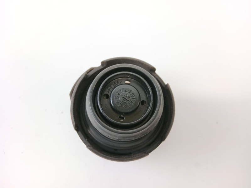 Recambio de tapon combustible para seat leon (1m1) 1.6 16v referencia OEM IAM 1J0201553  