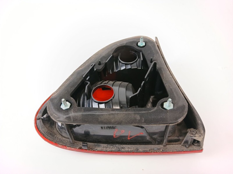 Recambio de piloto trasero derecho para seat leon (1m1) 1.6 16v referencia OEM IAM   