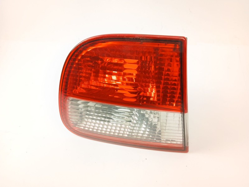 Recambio de piloto trasero izquierdo interior para seat leon (1m1) 1.6 16v referencia OEM IAM 1M6945091B  