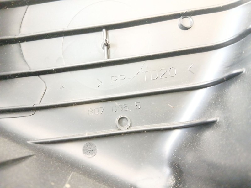 Recambio de filtro aire para peugeot 206 sw x-line referencia OEM IAM 8070955  