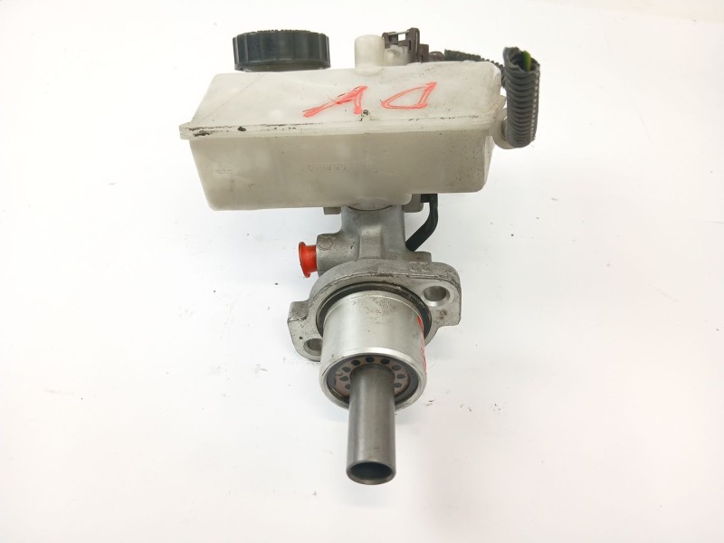 Recambio de bomba freno para peugeot 206 sw x-line referencia OEM IAM 033508  