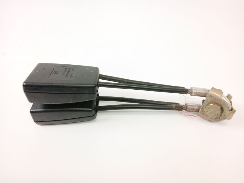 Recambio de enganche cinturon trasero central para seat leon (1m1) 1.6 16v referencia OEM IAM 1C0857488A  