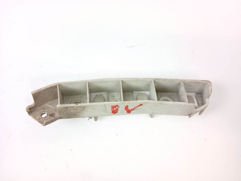 Recambio de soporte paragolpes delantero derecho para ford focus iii sedán 1.6 tdci referencia OEM IAM BM5117D958  