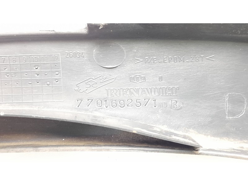 Recambio de aletin delantero derecho para opel movano furgón (f9) 2.8 dti referencia OEM IAM 7701692571  