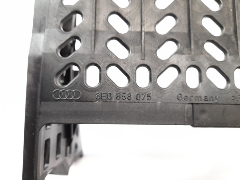 Recambio de varios para audi a4 avant (8e) 1.8 t referencia OEM IAM 8E0858075  