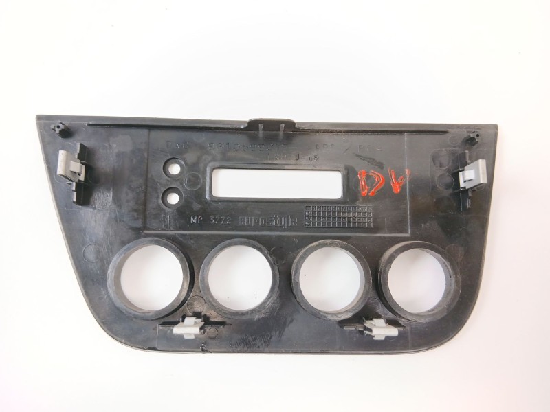 Recambio de moldura para peugeot 306 hatchback (7a, 7c, n3, n5) 1.9 d referencia OEM IAM 9610599077  