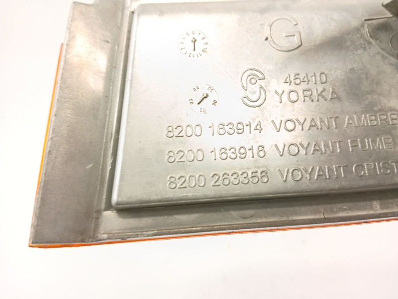 Recambio de piloto delantero izquierdo para renault master ii furgoneta (fd) 2.5 dci 120 referencia OEM IAM 8200163914  