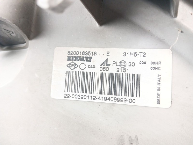 Recambio de faro derecho para renault master ii furgoneta (fd) 2.5 dci 120 referencia OEM IAM 8200163518  