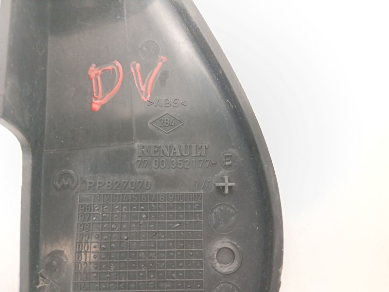 Recambio de moldura para renault master ii furgoneta (fd) 2.5 dci 120 referencia OEM IAM 7700352177  