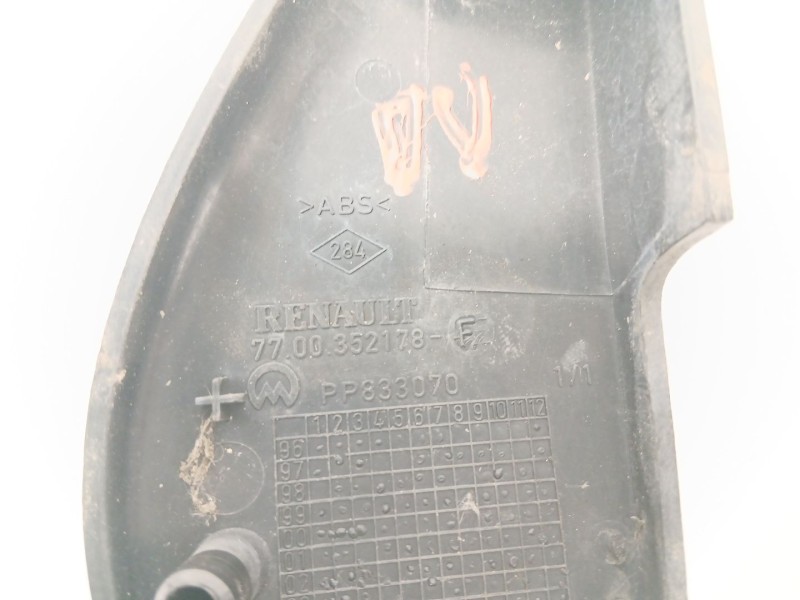 Recambio de moldura para renault master ii furgoneta (fd) 2.5 dci 120 referencia OEM IAM 7700352178  