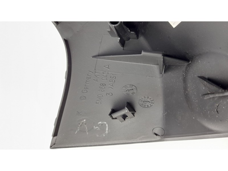 Recambio de moldura para volkswagen golf plus (521) advance referencia OEM IAM 5M0868040A  