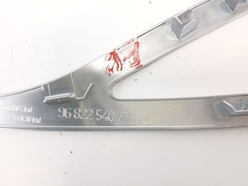 Recambio de moldura para citroën c5 iii (rd_) 2.0 hdi 140 referencia OEM IAM 9682254077  