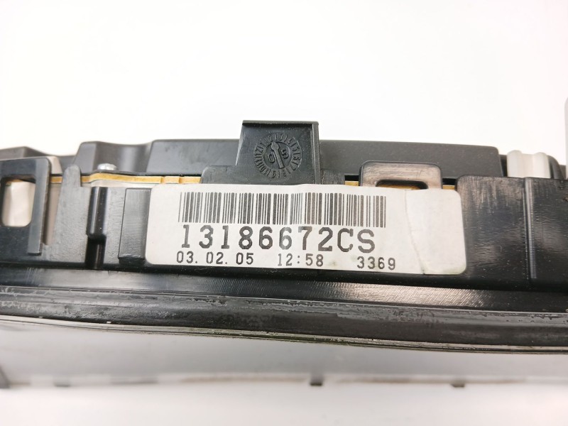 Recambio de cuadro instrumentos para opel vectra c gts (z02) 1.9 cdti (f68) referencia OEM IAM 13186672  