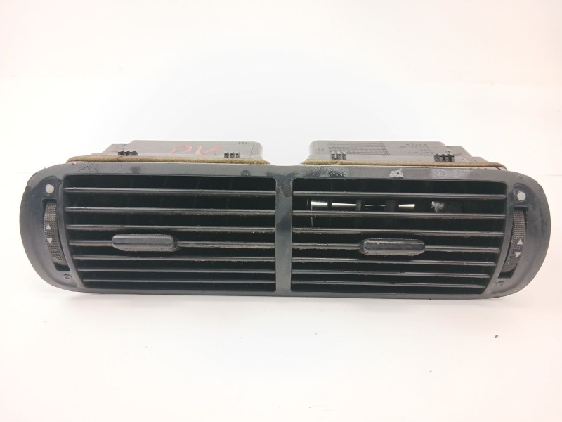 Recambio de rejilla del aire delantera central para audi a3 (8l1) 1.8 referencia OEM IAM 8L0820951  