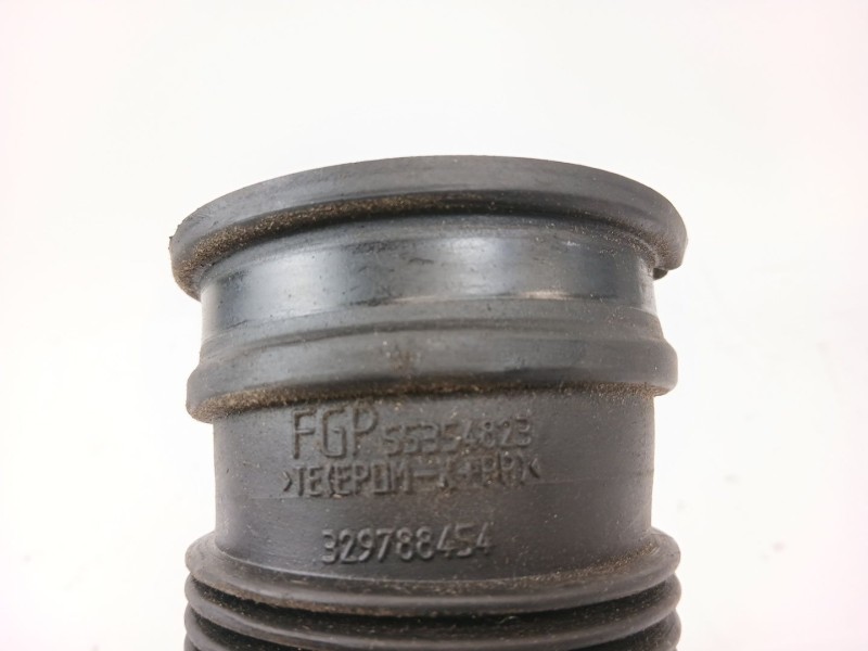 Recambio de tubo admision para opel vectra c gts (z02) 1.9 cdti (f68) referencia OEM IAM 329788454  