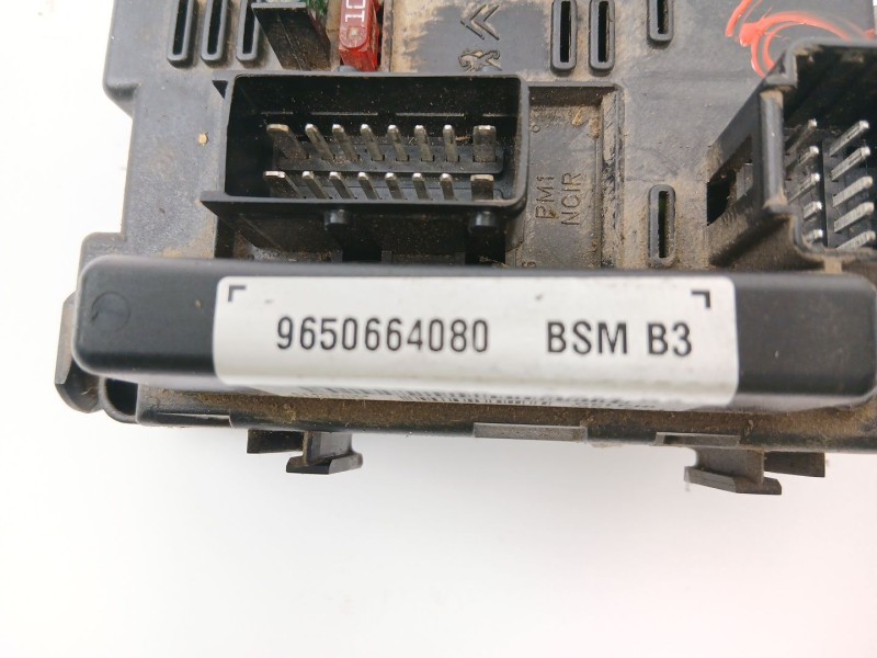 Recambio de caja reles / fusibles para citroën xsara (n1) 2.0 hdi 109 referencia OEM IAM 9650664080  