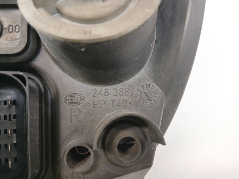 Recambio de faro derecho para skoda fabia i combi (6y5) 1.9 tdi referencia OEM IAM 246366  