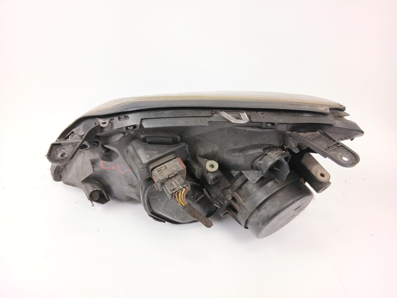 Recambio de faro derecho para opel vectra c gts (z02) 1.9 cdti (f68) referencia OEM IAM 15588800  