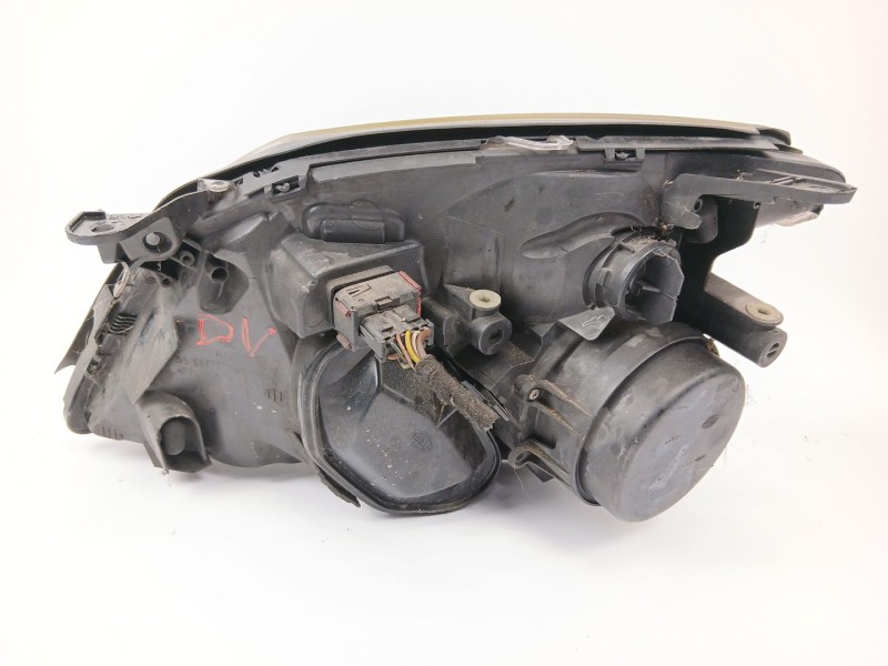Recambio de faro derecho para opel vectra c gts (z02) 1.9 cdti (f68) referencia OEM IAM 15588800  