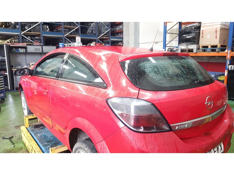opel astra h gtc (a04) del año 2007