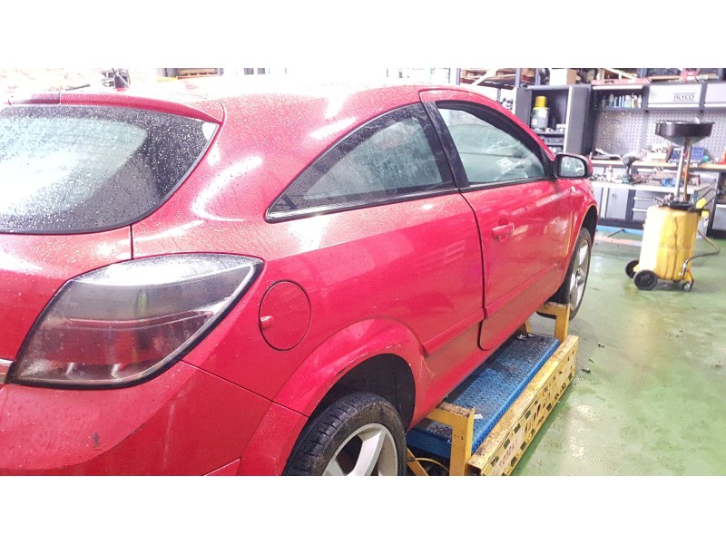 opel astra h gtc (a04) del año 2007