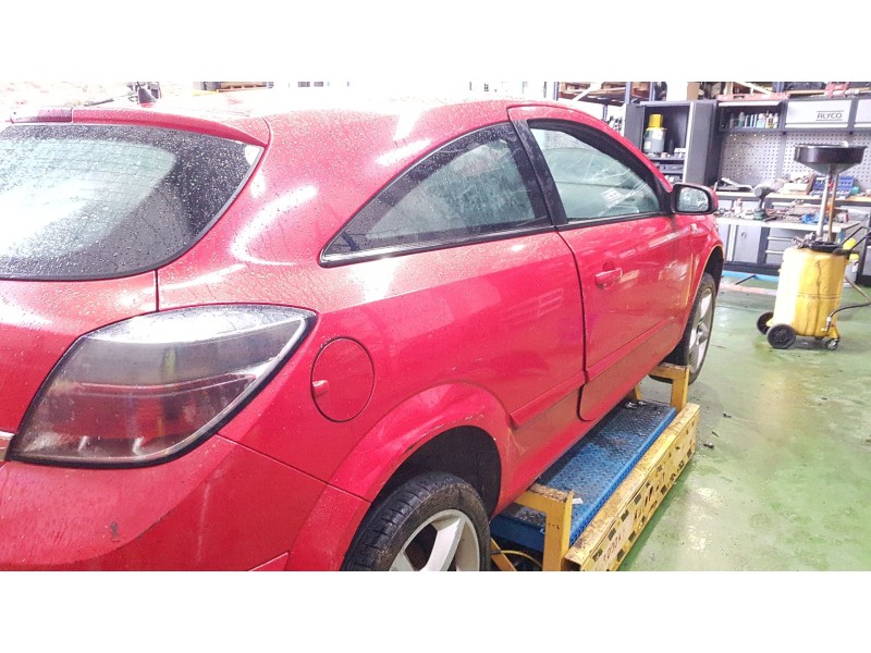 opel astra h gtc (a04) del año 2007
