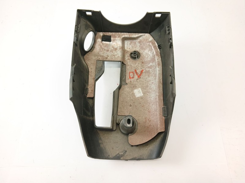 Recambio de moldura para ford focus iii sedán 1.6 tdci referencia OEM IAM   