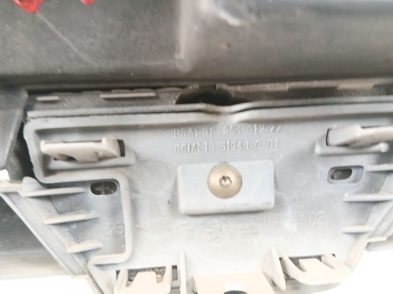 Recambio de rejilla delantera para peugeot 206 sw x-line referencia OEM IAM 9628691277  