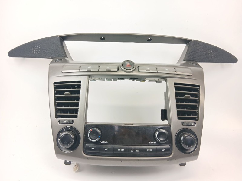 Recambio de consola central para ssangyong rodius i 2.7 xdi referencia OEM IAM   